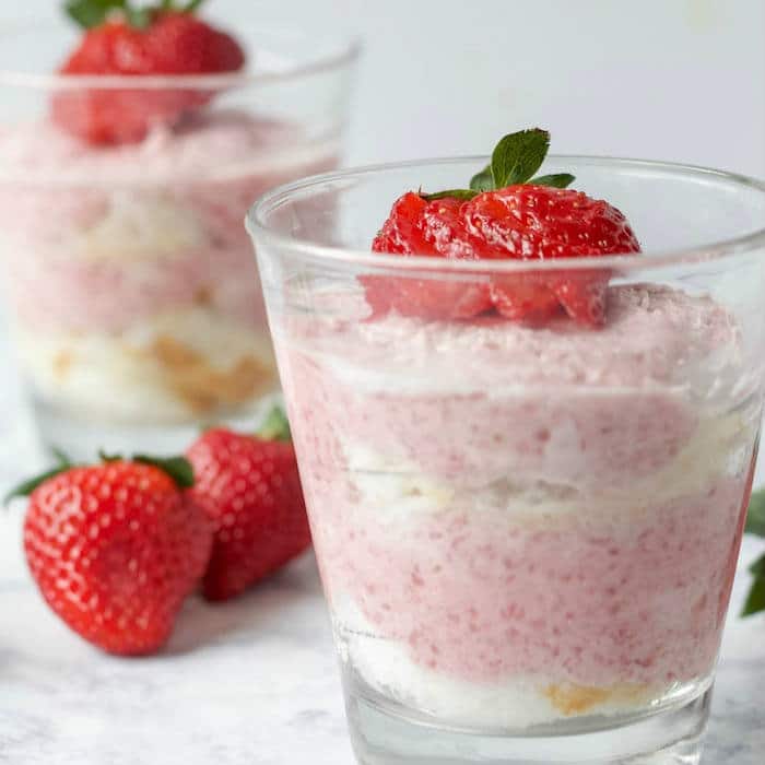 No-Bake Strawberry Mousse Parfaits Cups