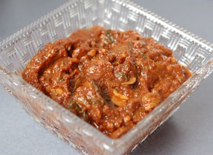 Easy Homemade Tomato Sauce Recipe in Glass Dish