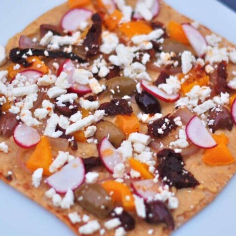 Mediterranean Hummus Flatbread