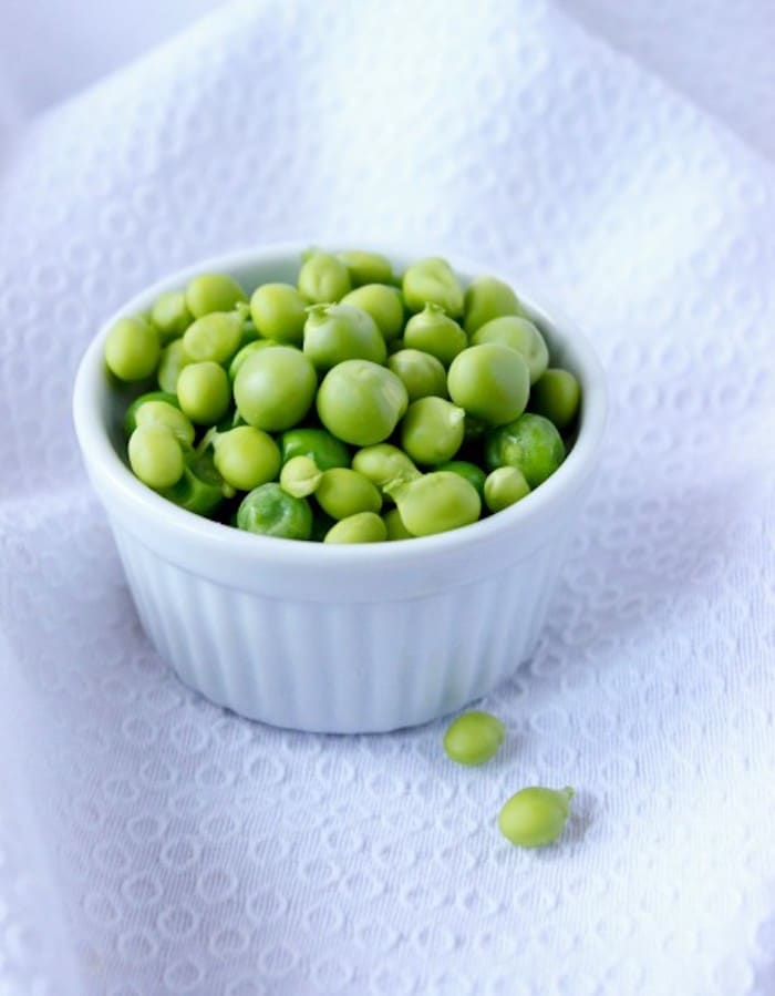 ramekin of fresh green peas