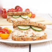 The classic tuna salad gets an upgrade with this mayo-free tuna hummus salad sandwich, perfect for the kids' lunchbox or anyone's mid-day meal! Get the recipe at JessicaLevinson.com | #tuna #tunasalad #sandwich #tunasandwich #dairyfree #seafood2xwk
