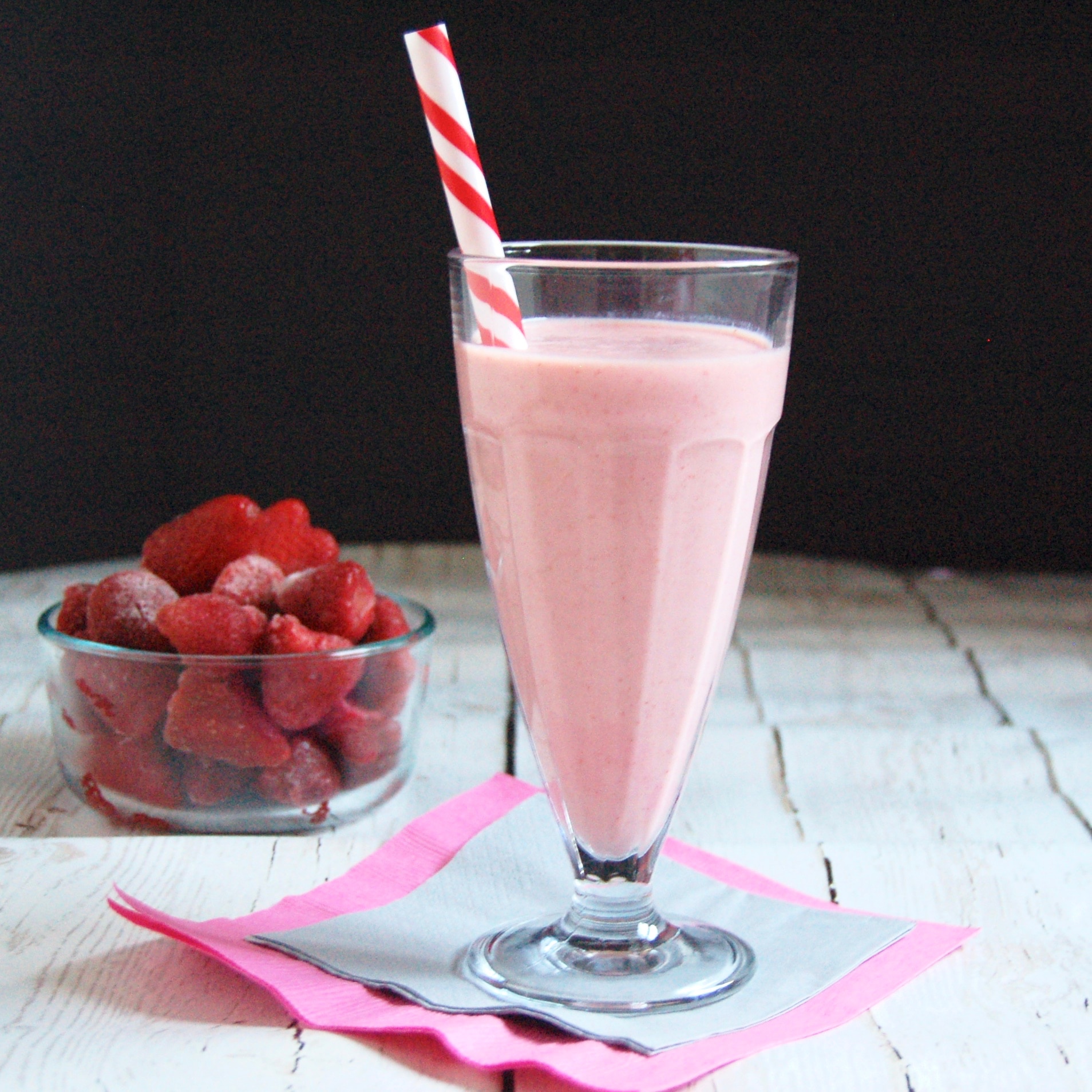 Strawberry Kefir Smoothie Recipe {GlutenFree, Vegetarian}