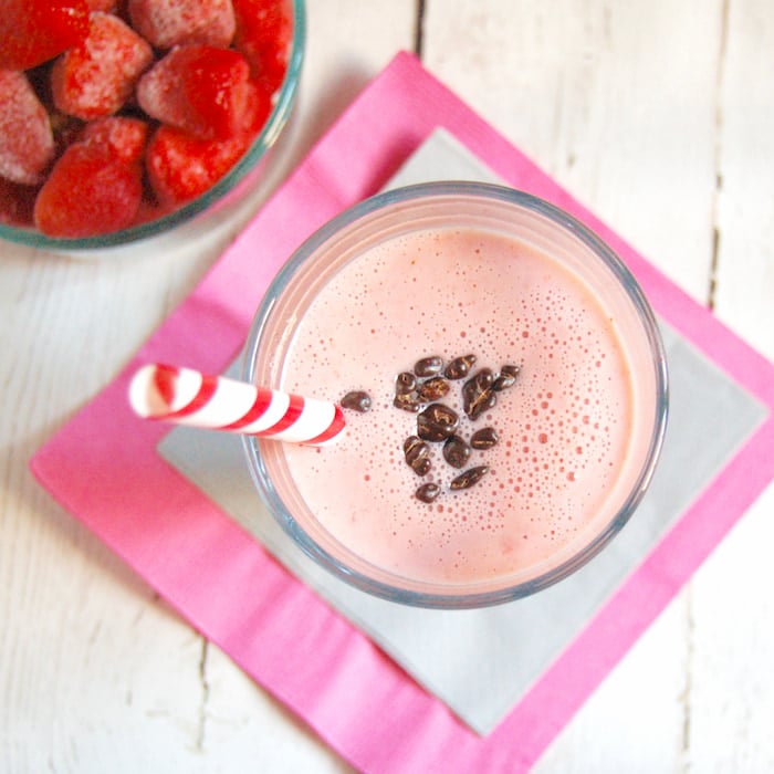 strawberry kefir smoothie with cocoa nibs